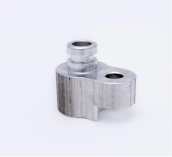 Aluminium-Frästeil mit Hülse