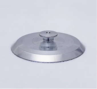 Gedrehter Aluminiumdeckel mit zentralem Zapfen